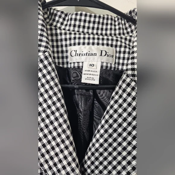 Christian Dior Plaid Print Blazer. - Picture 5 of 10